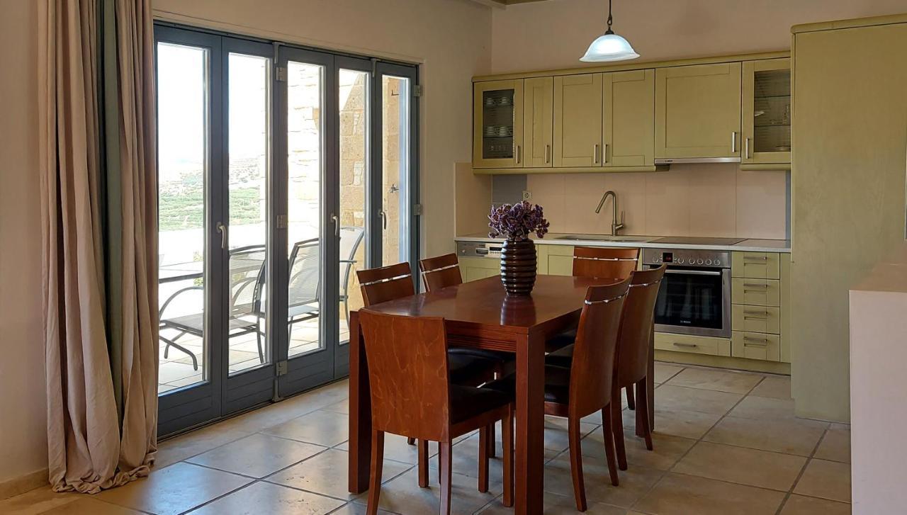 Thealia Apartment Karefiliana ภายนอก รูปภาพ