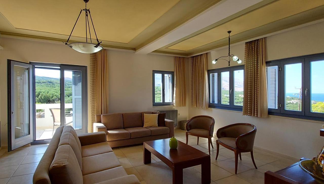 Thealia Apartment Karefiliana ภายนอก รูปภาพ