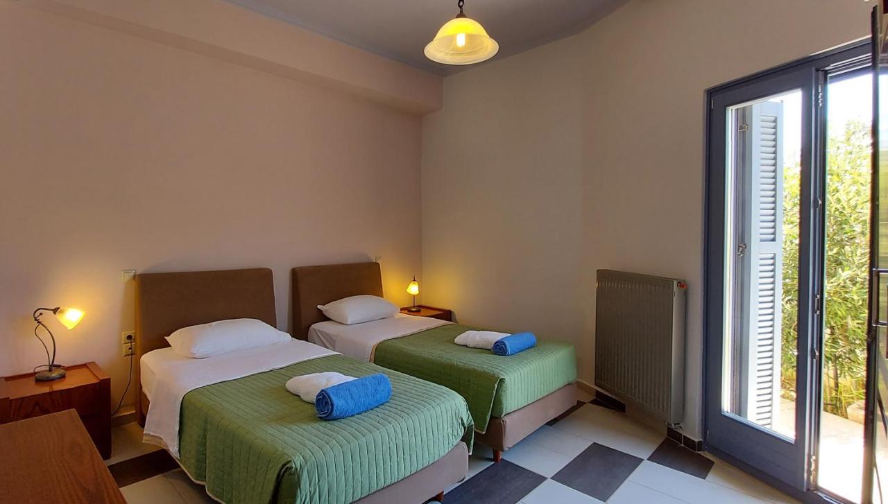 Thealia Apartment Karefiliana ภายนอก รูปภาพ