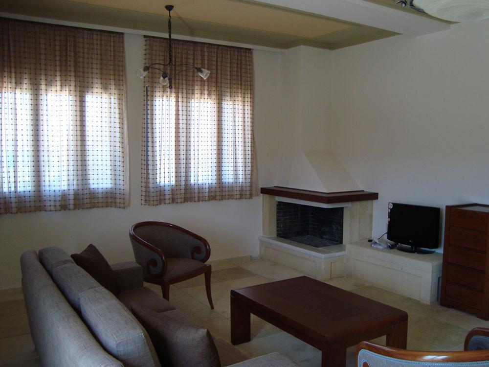 Thealia Apartment Karefiliana ภายนอก รูปภาพ