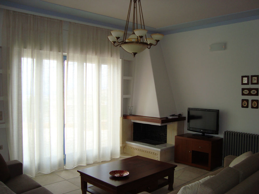 Thealia Apartment Karefiliana ภายนอก รูปภาพ
