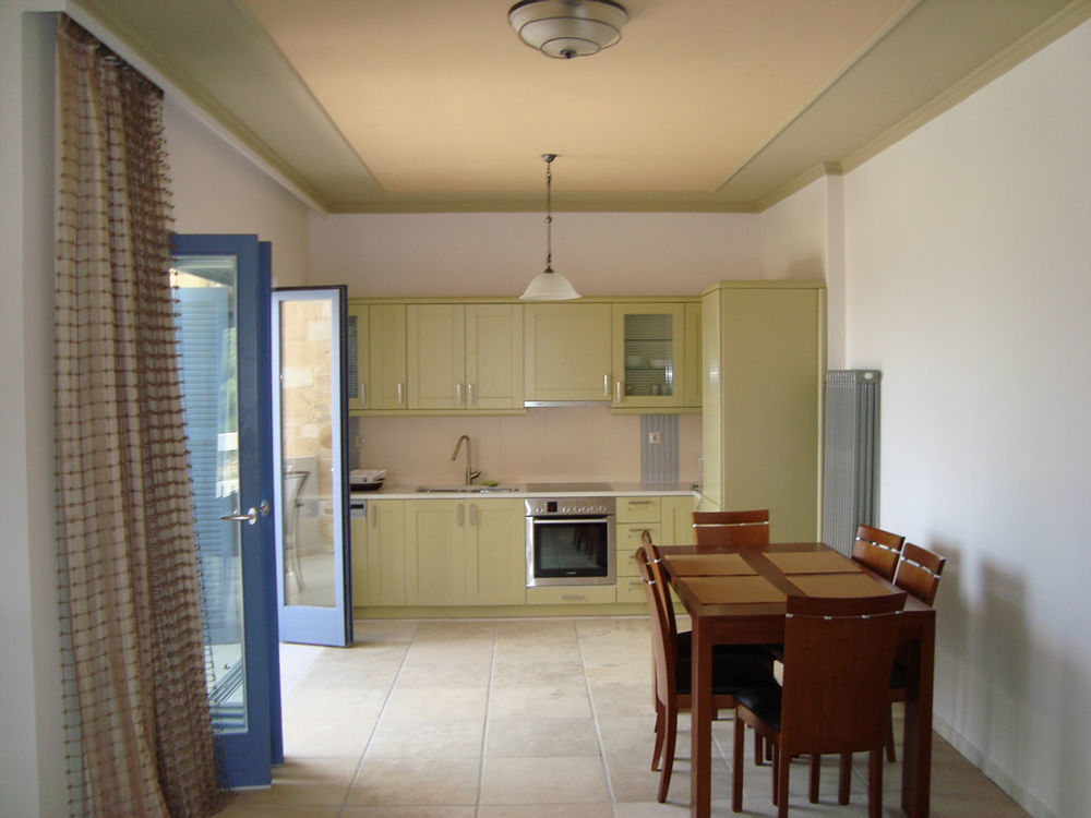Thealia Apartment Karefiliana ภายนอก รูปภาพ